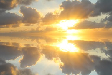 Denizde gün batımı