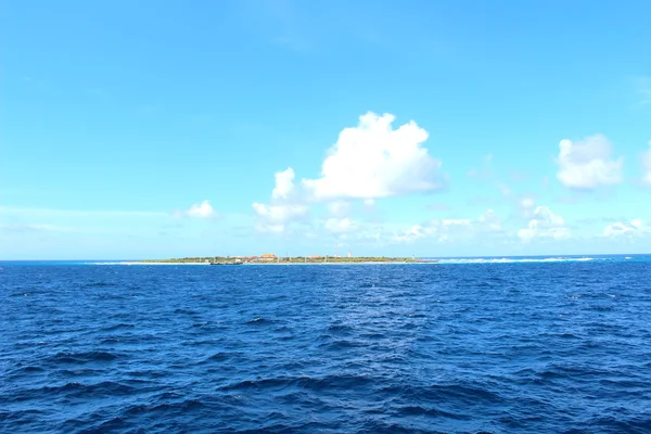 Ön i havet — Stockfoto