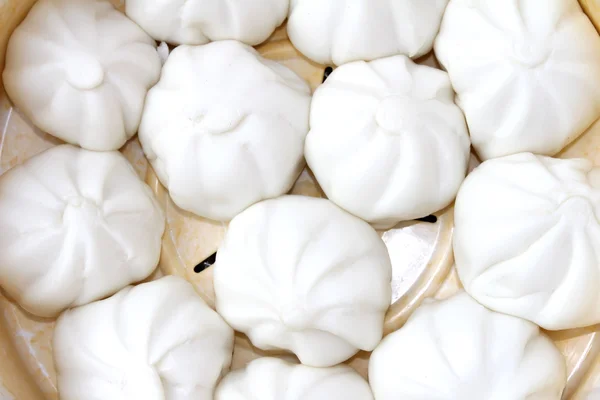 Dumplings på vit bakgrund — Stockfoto