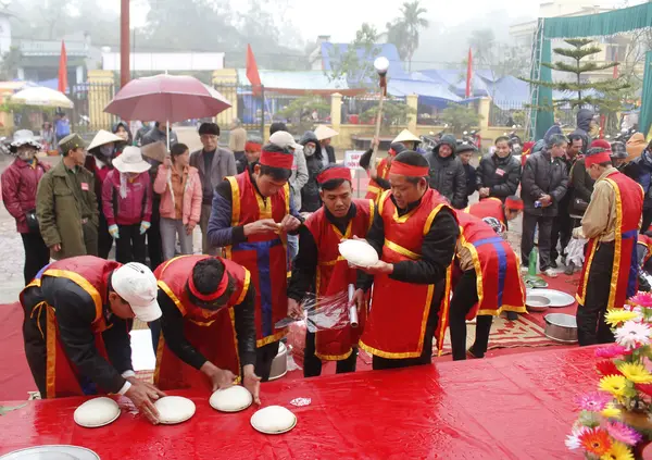 People exam to make round sticky rice cake — Stock Photo, Image