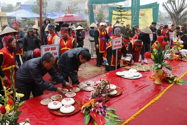 People exam to make round sticky rice cake — Stock Photo, Image