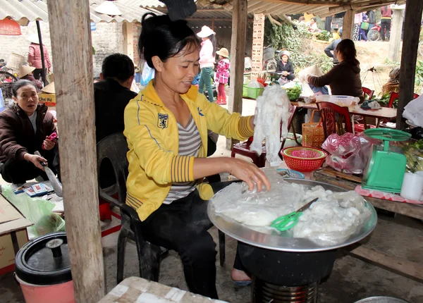 Un mercado en el Vietnam rural — Foto de Stock