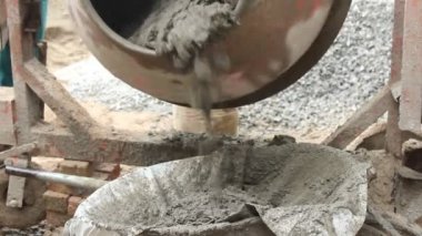 Beton Karıştırma inşaat işçisi