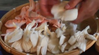 Mutfakta Mantar Çorbası Pişiriyorum