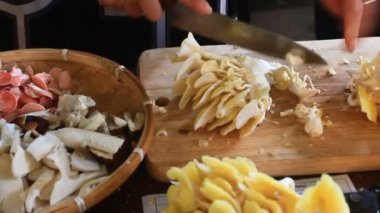 Mutfakta Mantar Çorbası Pişiriyorum