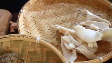 Mutfakta Mantar Çorbası Pişiriyorum