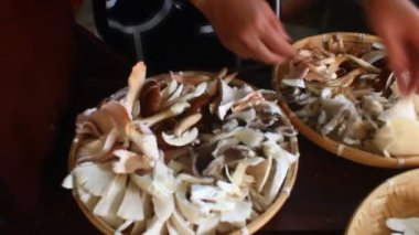 Mutfakta Mantar Çorbası Pişiriyorum