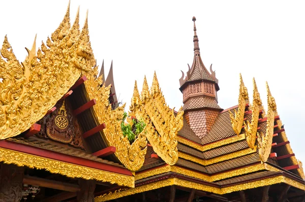 タイの仏教寺院の屋根 — ストック写真