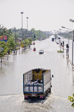 En kötü sel: nakhon pathom, thailand