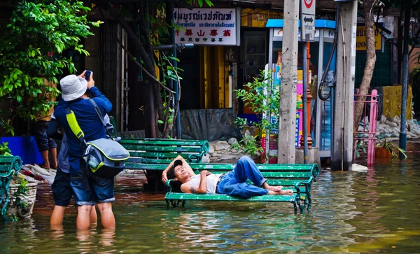 Худшее наводнение в китайском квартале Бангкока — стоковое фото
