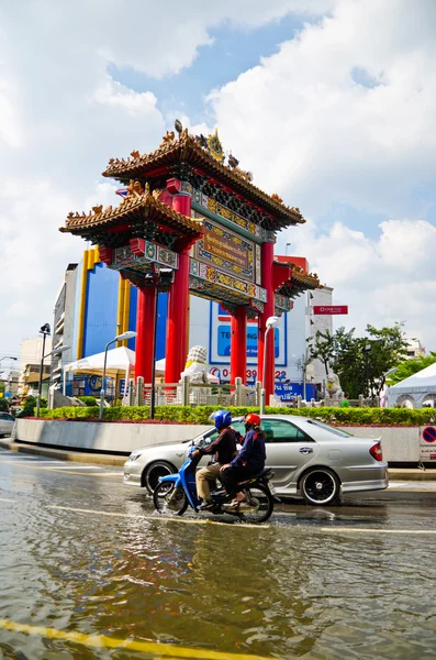 Najgorzej powodzi w Bangkoku w Chinatown — Zdjęcie stockowe