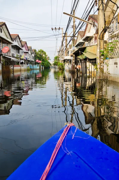 Thai flood crisis at Bangkok, Thailand — Stock Photo, Image