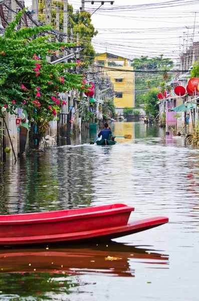 Thai flood crisis at Bangkok, Thailand — Stock Photo, Image