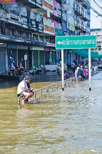 Pahimmat tulvat Nakhon Pathom, Thaimaa — kuvapankkivalokuva
