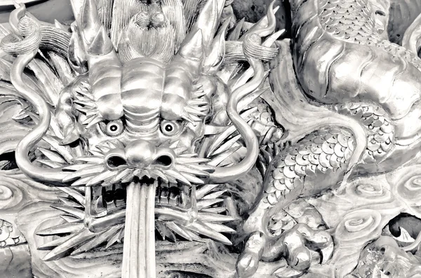 Çince dragon da carve