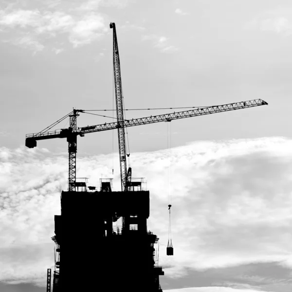 Construção industrial guindastes e construção — Fotografia de Stock