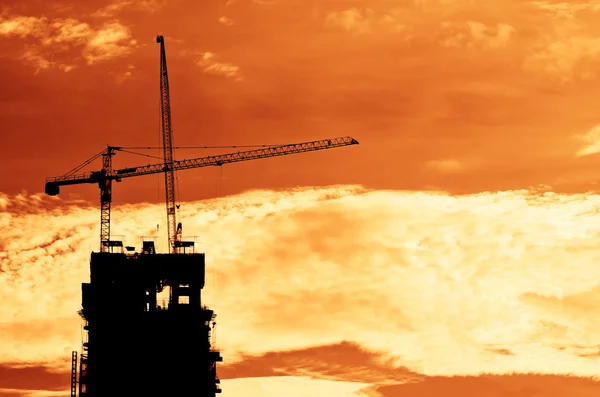 Construção industrial guindastes e construção — Fotografia de Stock