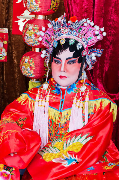 make up as the Chinese Opera
