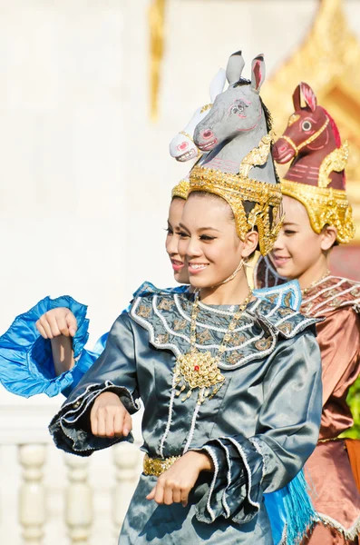 Unbekannte Schauspielerin zeigt asawa leela dance — Stockfoto