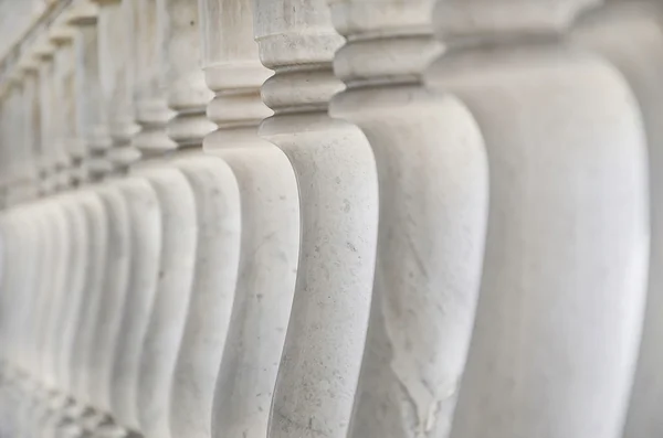 Balaustra in marmo antico in stile thailandese — Foto Stock