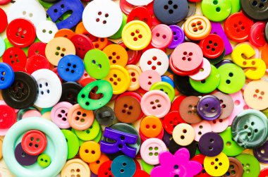 renkli plastik dikiş düğmeleri