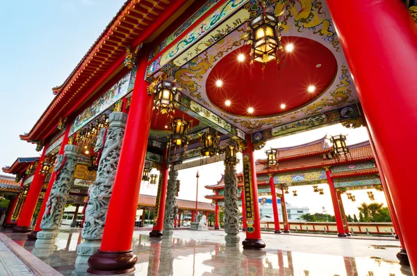 Kleurrijke chinese tempel — Stockfoto