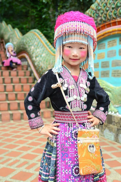 Unbekannte hmong Kinder 4-6 Jahre alt sammeln für Foto — Stockfoto