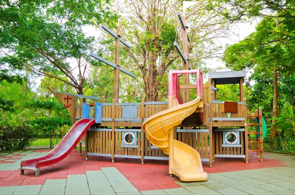 Çocuk oyun alanı Ekipmanı