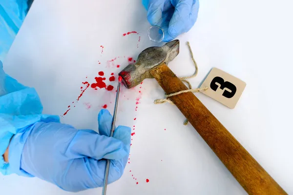 Fresh Splatter Red Blood White Table Hammer Crime Scene Murder — Stock Photo, Image