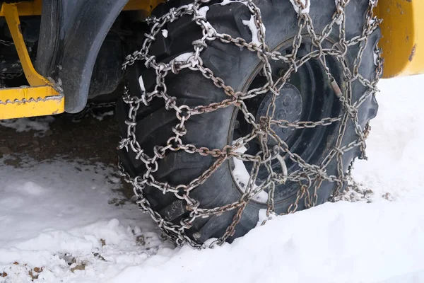 Close Car Wheel Iron Chains Snow Concept Safety Movement Cars — Stock Photo, Image
