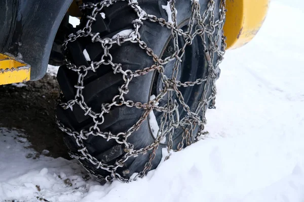 Close Car Wheel Iron Chains Snow Concept Safety Movement Cars — Stock Photo, Image
