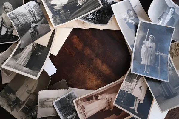 Una Vieja Mesa Madera Hay Viejas Fotografías 1950 1960 Concepto — Foto de Stock