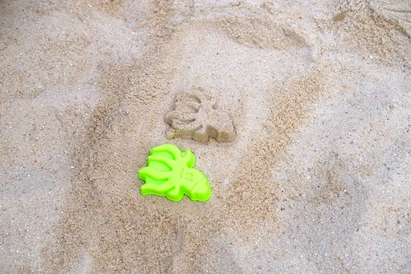 Green Plastic Mold Children Play Sand Fun Summer Sand Seashore — Fotografia de Stock