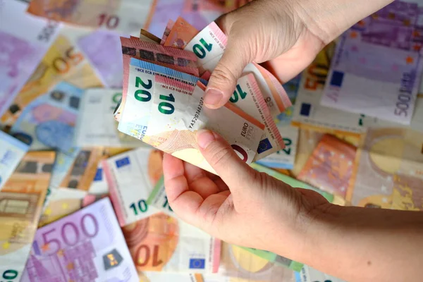 Primer Plano Manos Femeninas Cuentan Billetes Euros Papel Unión Europea — Foto de Stock