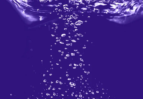 Petites Grandes Bulles Air Dans Eau Sur Violet Fond Lilas — Photo