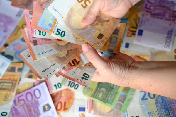 Primer Plano Manos Femeninas Cuentan Billetes Euros Papel Unión Europea — Foto de Stock