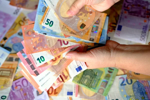 Primer Plano Manos Femeninas Cuentan Billetes Euros Papel Unión Europea — Foto de Stock