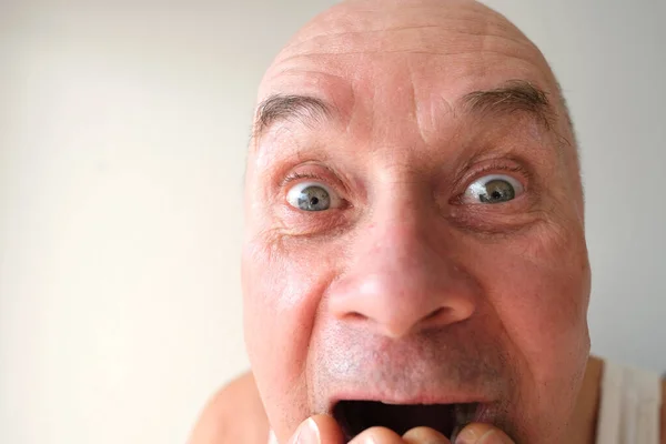 Close Mature Charismatic Man Senior Years Surprised Puzzled Shocked News — Stock Photo, Image