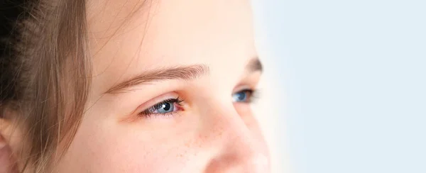 Close Parte Rosto Feminino Menina Anos Olho Humano Olhando Para — Fotografia de Stock