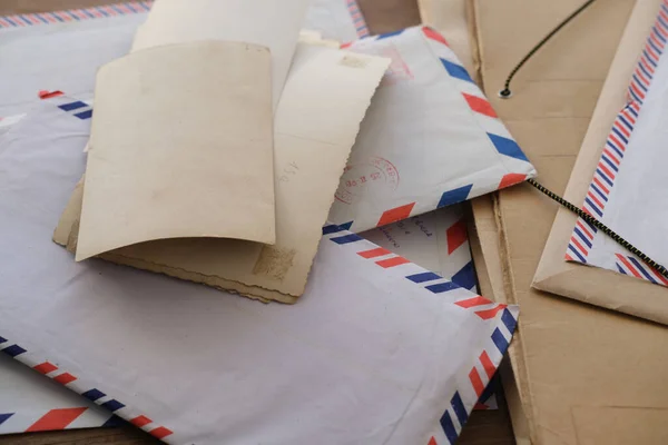 Fotografias Antigas Envelopes Cartas Documentos Arquivo Casa Girar Conceito Árvore — Fotografia de Stock