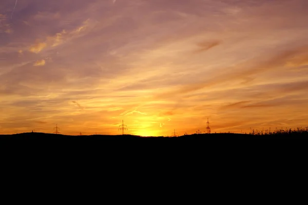 Zachód Słońca Wieczorem Piękne Kolorowe Dramatyczne Niebo Chmurą Tło Światło — Zdjęcie stockowe