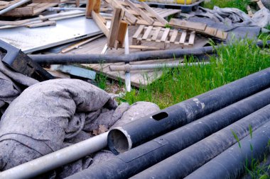 Ortaya çıkarılan boru hattı inşaatı, ısıtma sistemi için boru hattı yapımında kullanılan kumlu borular, kentsel iletişimin onarılması, bölgesel ısıtma sisteminin yeniden inşası