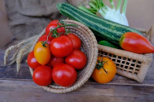 Ripe Vegetables Basket Tomatoes Cucumbers Zucchini Celery Ears Grain Retro — Fotografia de Stock