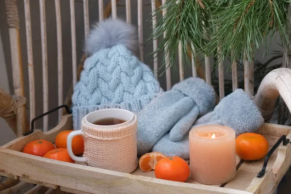 Cozy Woolen Things Hat Mittens Mug Hot Tea Tray Delicious — Zdjęcie stockowe