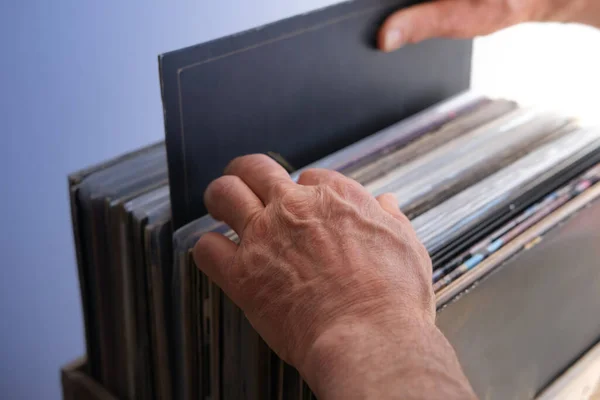 Close Male Hands Man Choosing Vinyl Records Antiques Old Furniture —  Fotos de Stock