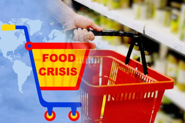 Homem Compra Alimentos Fileira Prateleiras Com Mantimentos Supermercado Conceito Marketing — Fotografia de Stock