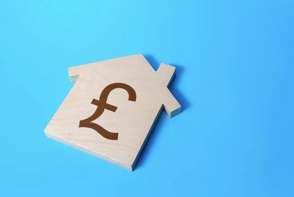英国ポンドのスターリングシンボル付きの家 住宅問題を解決し 不動産を購入または賃貸する 費用の見積もり 資産価格評価 検索オプション住宅建物 — ストック写真