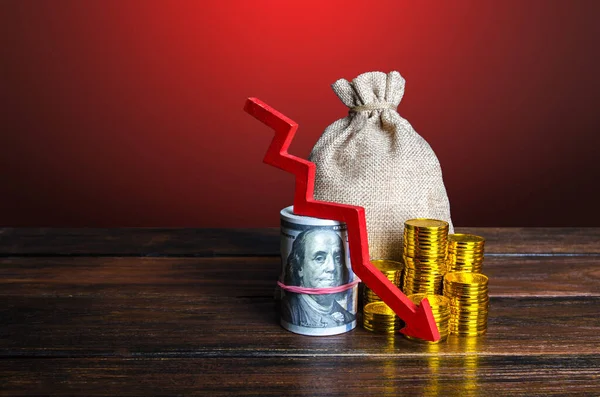 Dinero Con Flecha Roja Hacia Abajo Disminución Fondos Dinero Caída — Foto de Stock