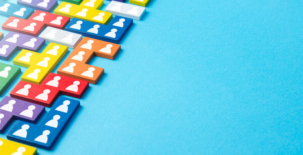 Головоломки с сотрудниками. Нанимать новых работников и набирать персонал. Управление персоналом. Социальные группы. Отдел кадров. Рынок труда. Специалисты и профессионалы. Наймите временный персонал.