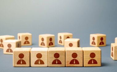 Adaylardan etkili bir ekip oluşturun. İşbirliği ve takım çalışması. İnsan kaynakları yönetimi. Eğitim ve eğitim. İşe adam alma uzmanları. Üyelerin optimizasyonu ve seçimi.